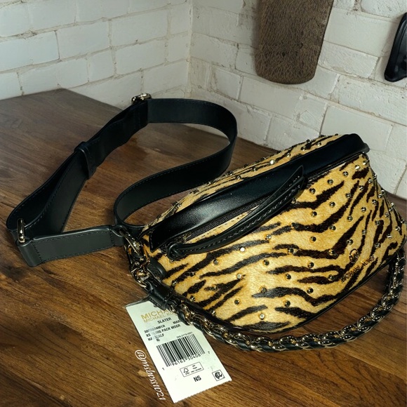 Michael Kors Slater Zebra Print Sling Pack NWT - Picture 4 of 4